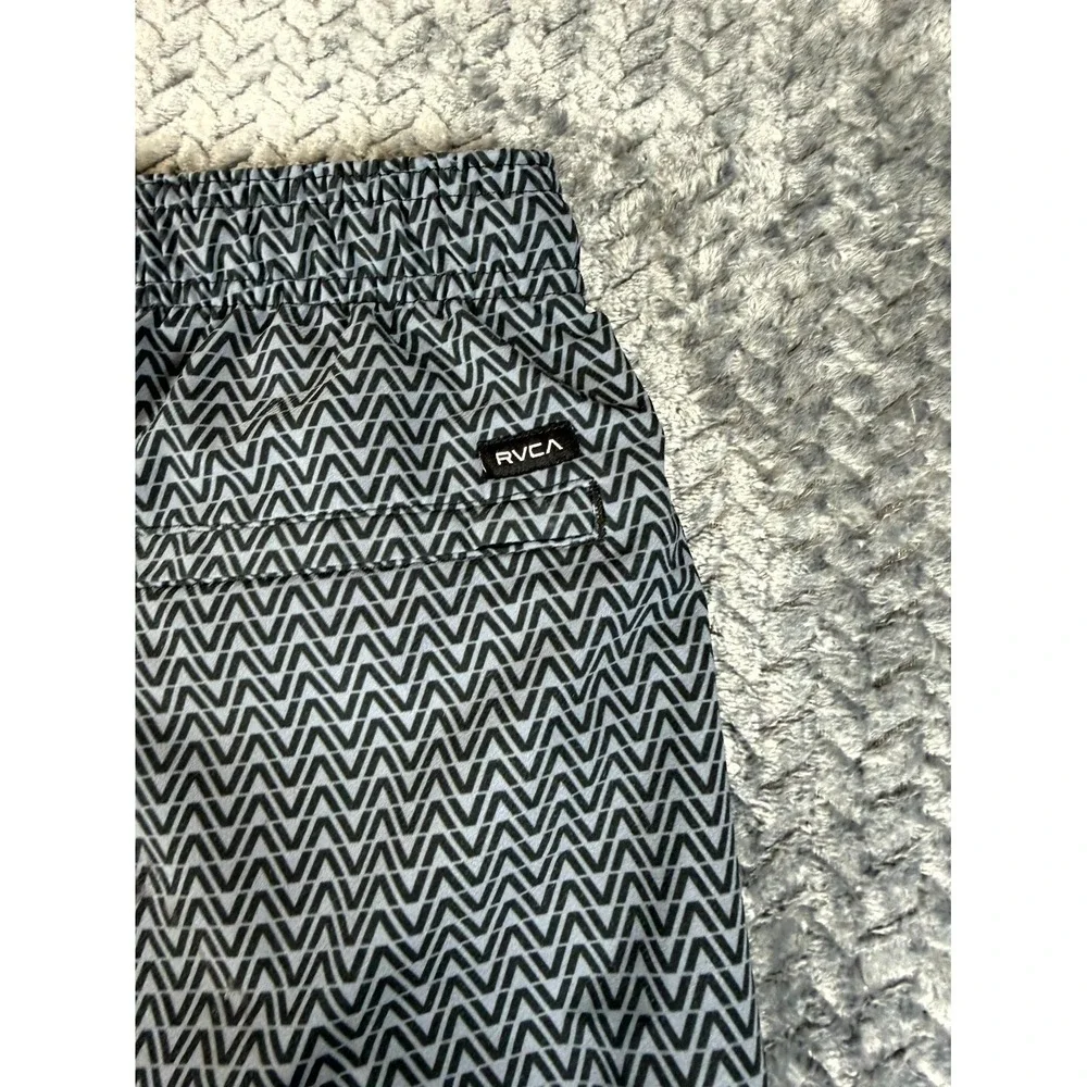 RVCA Yogger Shorts Men Small Gray Black All Over Print Easy Fit Workout Athletic